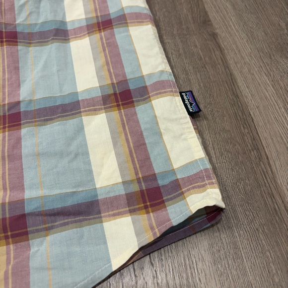 Patagonia Go To Plaid Button Up Short Sleeve Shirt Men’s Medium White/Blue - Picture 3 of 4